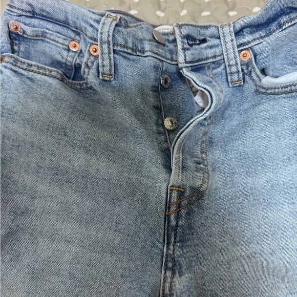Levi's Women's Light Blue Jeans - Picture 6 of 7